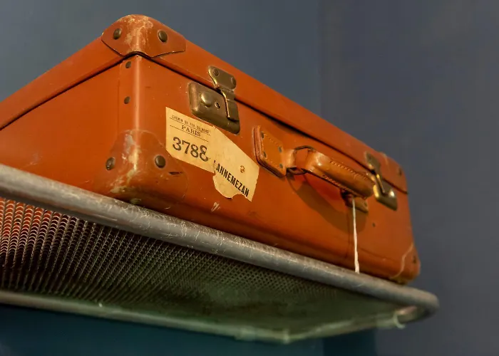 La Gare Champetre A *