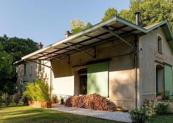 بيت للعطل La Gare Champetre A *